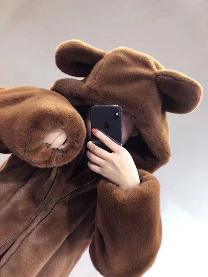 柔らかな肌触りで着心地も楽ちん！ スタイルアップ キュート 3色選択 プラスベルベット フェイクファーコート E-6856