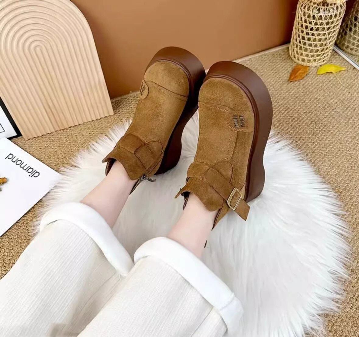 【裹起毛】美人度アップ スクエアトゥ 美感いっぱい ベルベット ローファー 革靴 2色選択可 シューズE-10387