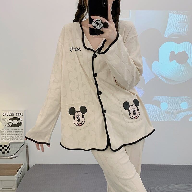 質感のいいホワイト長袖パジャマ2点セット   トップス+パンツセットE-4403