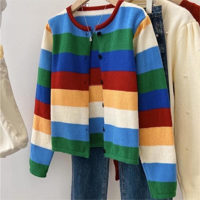 絶対欲しい 形が綺麗  柔らかくて優しい印象  カラーマッチング  ニットトップスiEf-9606