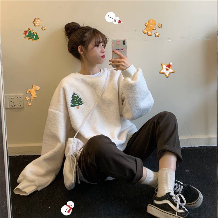 美人度アップ   ふわふわグラフィックロゴボアスウェットトップス全2色E-10116