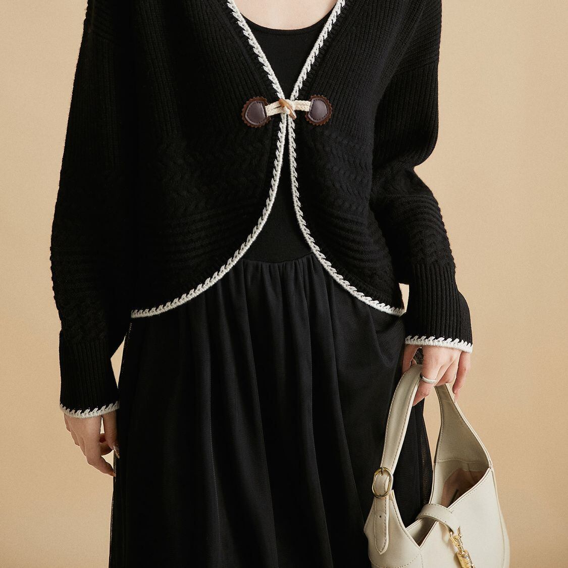 超人気 ファッション感満々 美人度アップ エレガント 全2色 ニットトップスE-9335