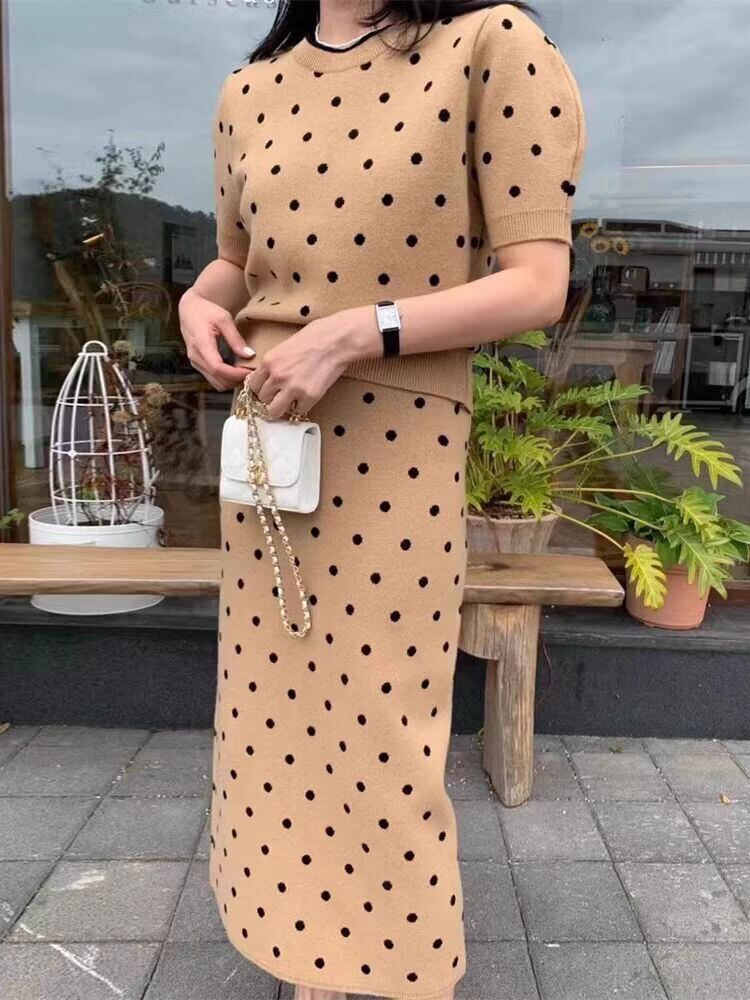 好感度100％ 柔らかくて優しい印象 効果抜群 プリント切り替え 2色 セットアップE-10855