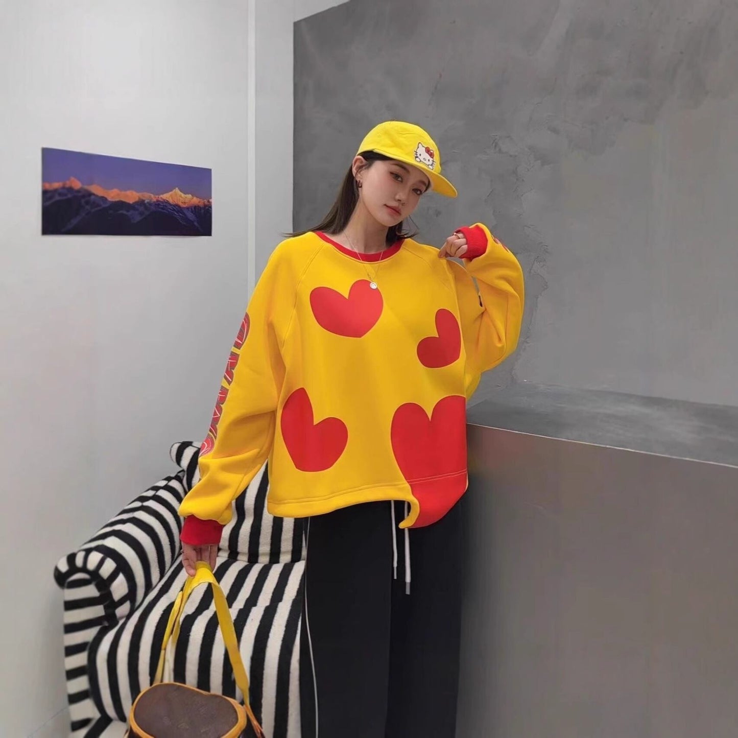 個性派 キュート  柔らかくて優しい印象  カジュアル   4色 スウェット  E-12206