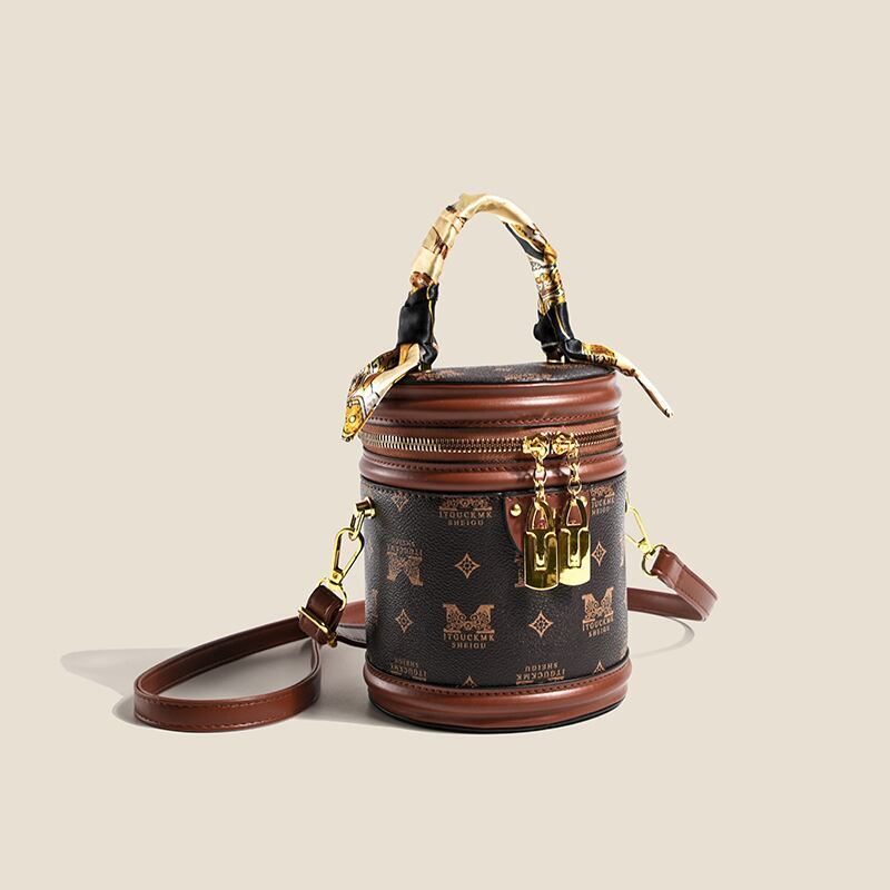 主役級の存在感！スタイリッシュ 2色選択可 スタイリッシュ ショルダーバッグ メッセンジャーバッグE-9898