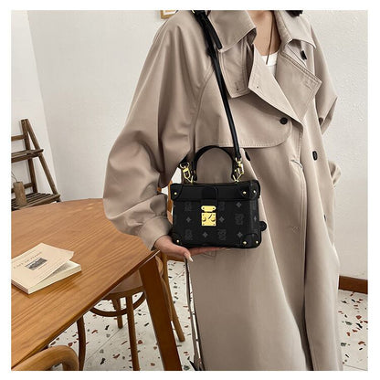 都市ファッショ デザイン オシャレ 高見えデザイン 4色選択可 ショルダーバッグ メッセンジャーバッグE-9899