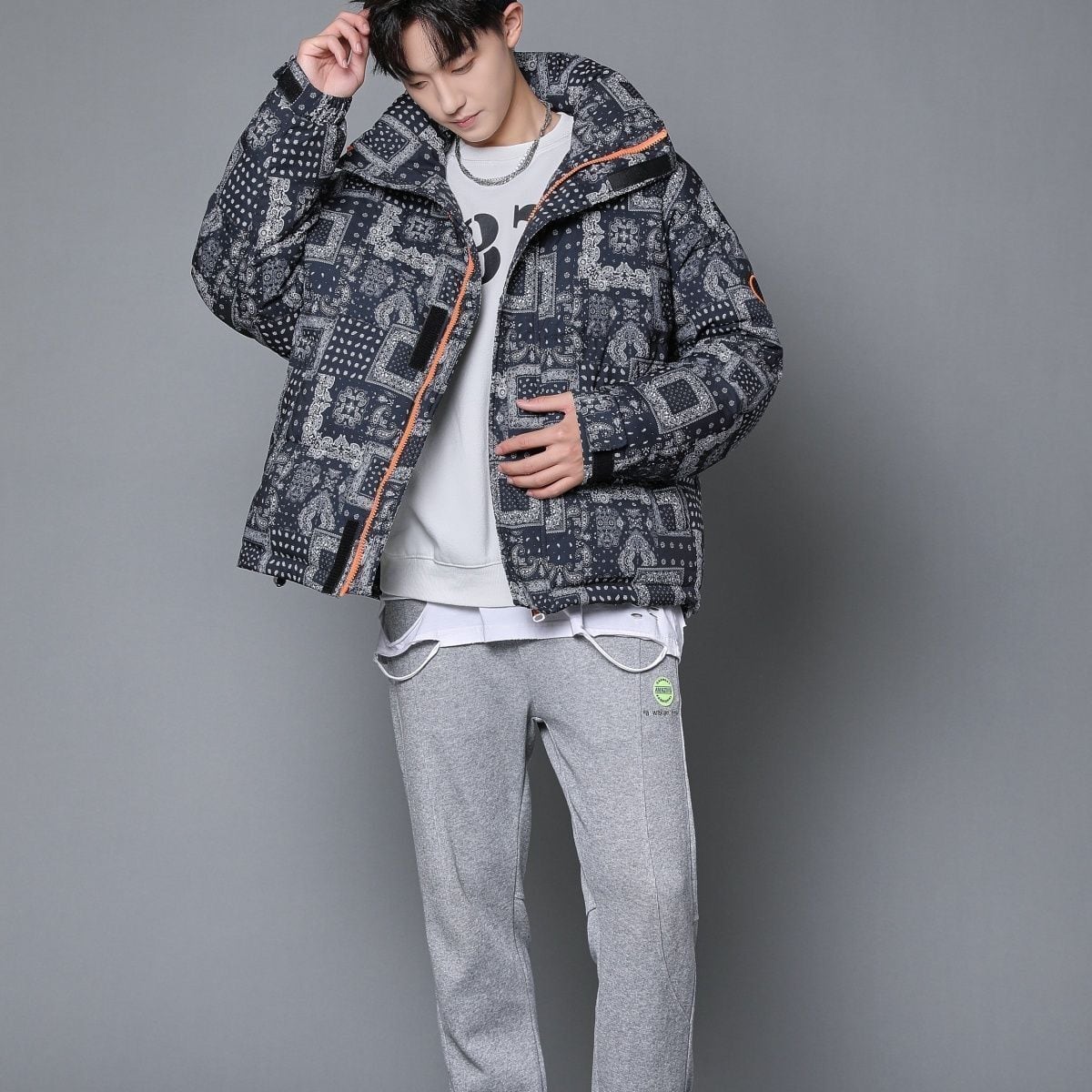 激安販売中 数量限定 冬服 ダウン  暖かい 撥水加工 男女兼用 3色展開 ダウンジャケットE-12621