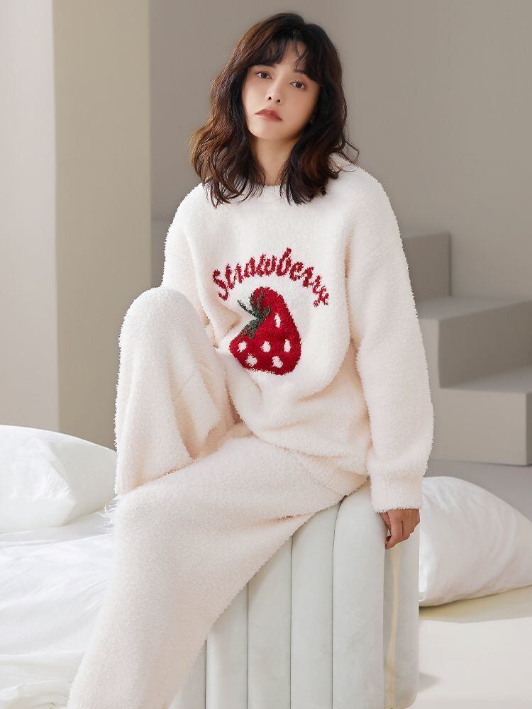 話題沸騰中 全2色 柔らかな肌触りで着心地も楽ちん！モコモコ ルームウェア パジャマ 上下セットE-10526