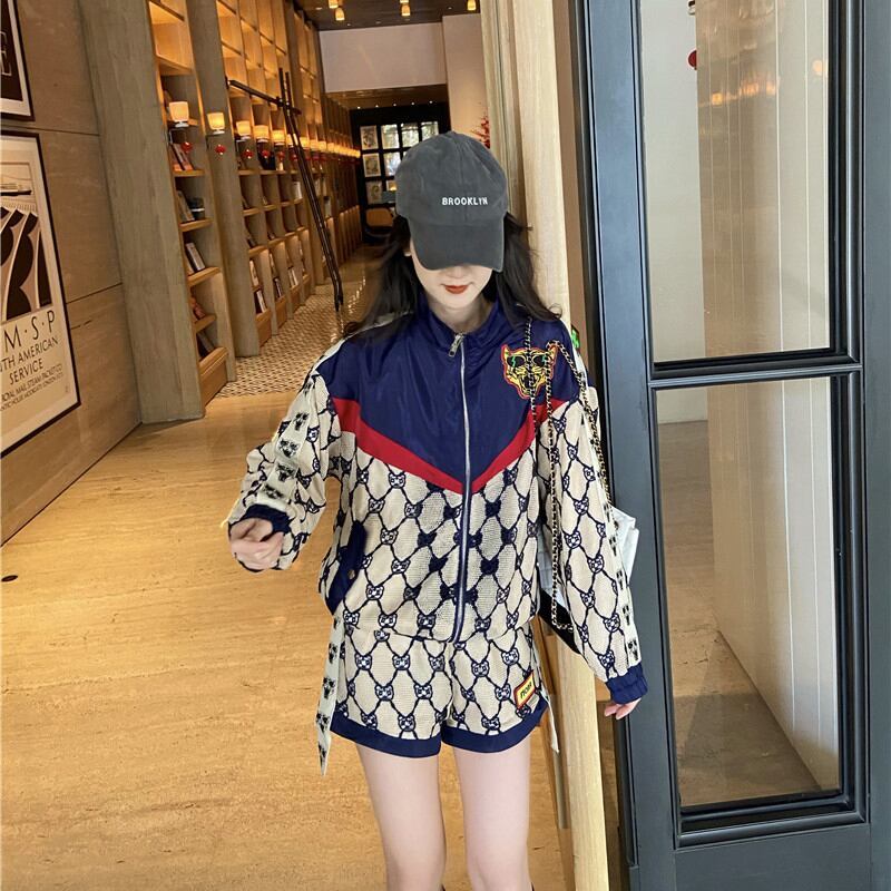 話題沸騰中 スタイルアップ 目を奪われる 切り替え ジャケット＋ショートパンツ セットアップE-9192