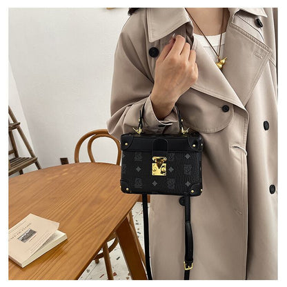 都市ファッショ デザイン オシャレ 高見えデザイン 4色選択可 ショルダーバッグ メッセンジャーバッグE-9899