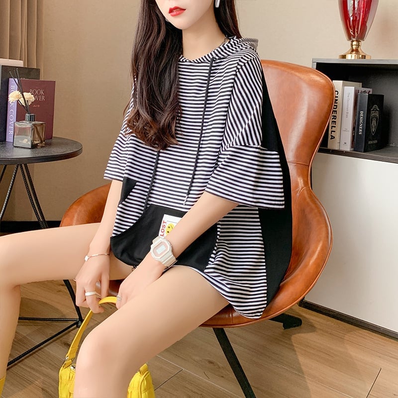 スタイルアップ効果抜群 ストライプ柄 アバンギャルド 切り替え レース プリント全2色 半袖TシャツE-9111