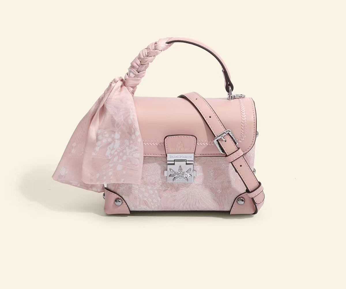 存在感のある ショルダーバッグ 2色選択可 メッセンジャーバッグE-10074